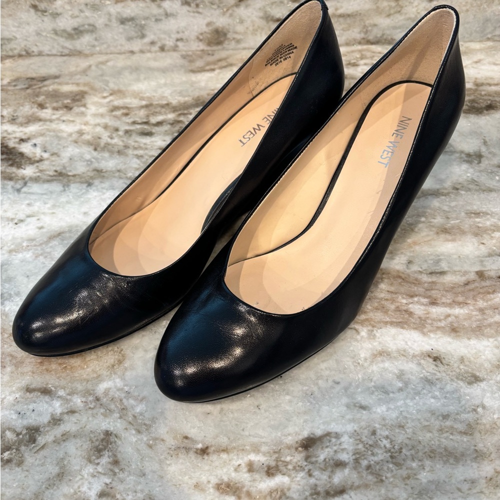 Nine West Women's Black Pumps